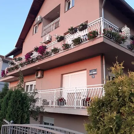 Lägenhet M Soko Banja